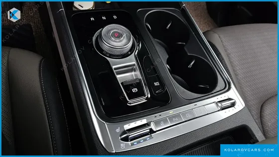 KIA CARNIVAL DIESEL 9-SEATER SIGNATURE