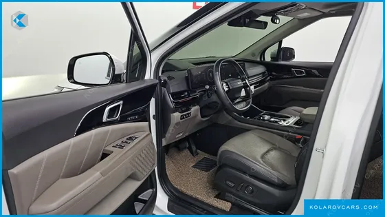 KIA CARNIVAL DIESEL 9-SEATER SIGNATURE