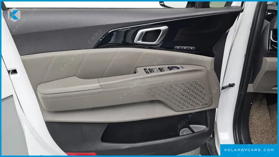 KIA CARNIVAL DIESEL 9-SEATER SIGNATURE
