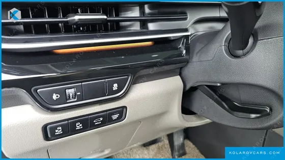 KIA CARNIVAL DIESEL 9-SEATER SIGNATURE