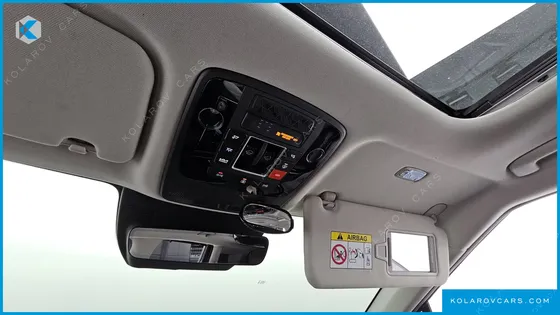 KIA CARNIVAL DIESEL 9-SEATER SIGNATURE