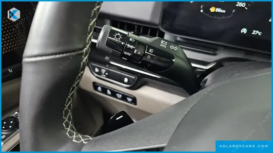 KIA CARNIVAL DIESEL 9-SEATER SIGNATURE