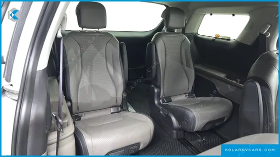KIA CARNIVAL GASOLINE 9-SEATER SIGNATURE