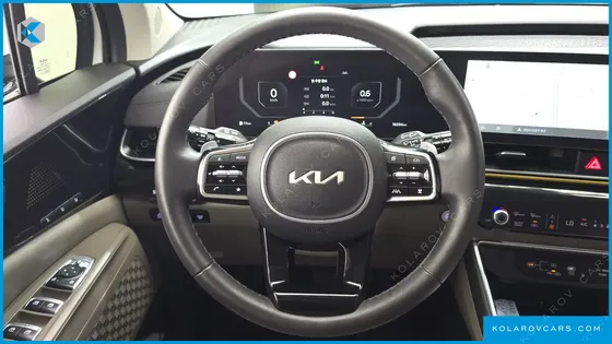 KIA CARNIVAL GASOLINE 9-SEATER SIGNATURE