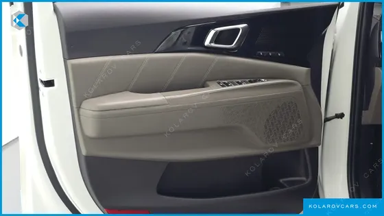 KIA CARNIVAL GASOLINE 9-SEATER SIGNATURE