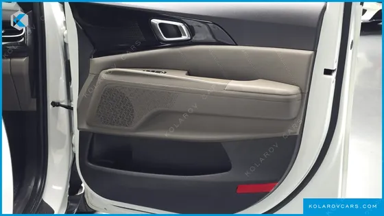 KIA CARNIVAL GASOLINE 9-SEATER SIGNATURE