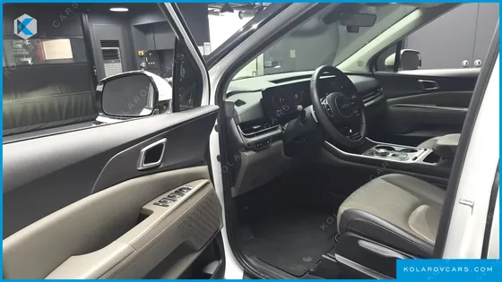 KIA CARNIVAL DIESEL 9-SEATER PRESTIGE