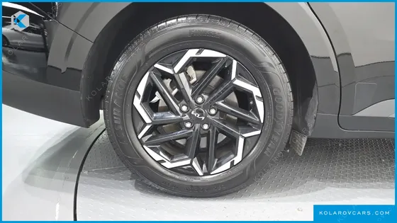 KIA CARNIVAL DIESEL 9-SEATER PRESTIGE