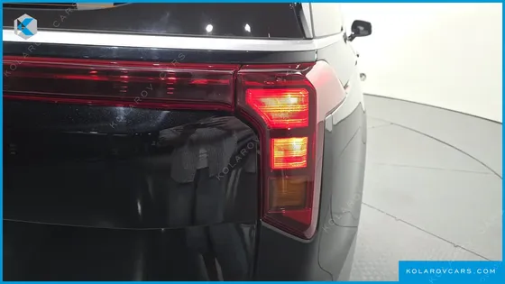 KIA CARNIVAL DIESEL 9-SEATER PRESTIGE