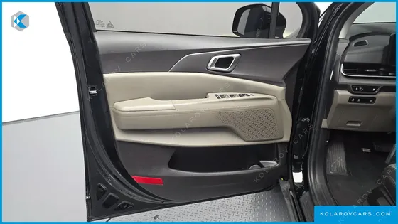 KIA CARNIVAL DIESEL 9-SEATER PRESTIGE