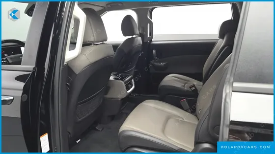 KIA CARNIVAL DIESEL 9-SEATER PRESTIGE