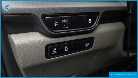 KIA CARNIVAL DIESEL 9-SEATER PRESTIGE