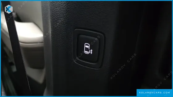 KIA CARNIVAL DIESEL 9-SEATER PRESTIGE