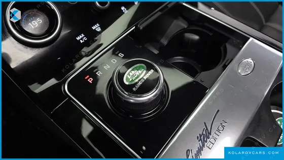 LAND ROVER RANGE ROVER VELAR 3.0 D300 R-DYNAMIC HSE
