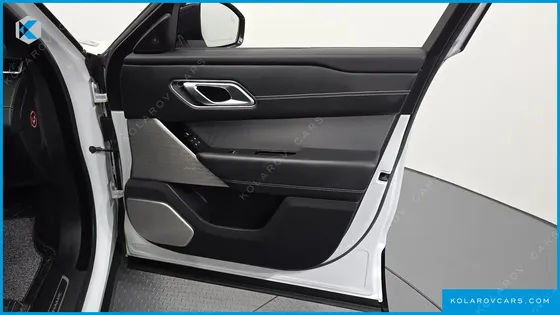 LAND ROVER RANGE ROVER VELAR 3.0 D300 R-DYNAMIC HSE
