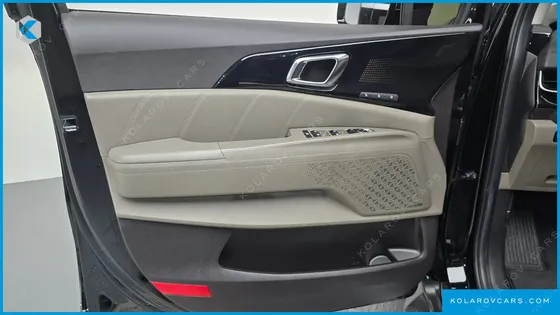 KIA CARNIVAL GASOLINE 9-SEATER GRAVITY