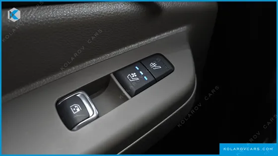 KIA CARNIVAL GASOLINE 9-SEATER GRAVITY
