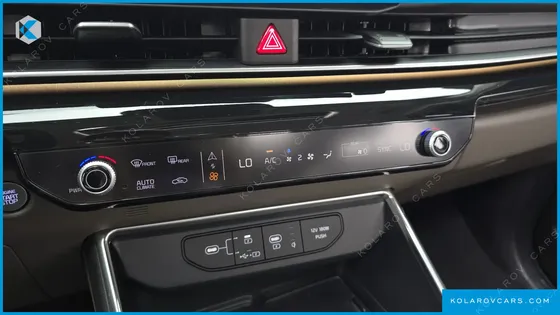 KIA CARNIVAL GASOLINE 9-SEATER GRAVITY