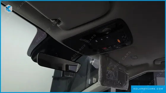 KIA CARNIVAL DIESEL 9-SEATER PRESTIGE