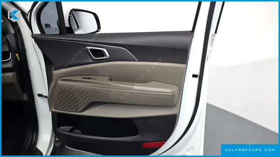 KIA CARNIVAL GASOLINE 9-SEATER PRESTIGE