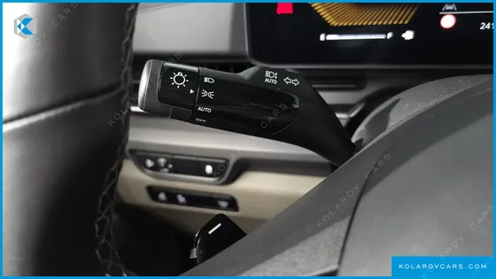 KIA CARNIVAL GASOLINE 9-SEATER PRESTIGE