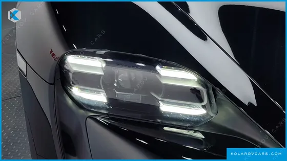 PORSCHE TAYCAN BASE
