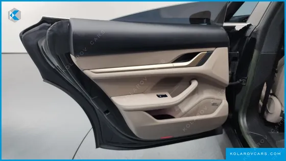PORSCHE TAYCAN BASE