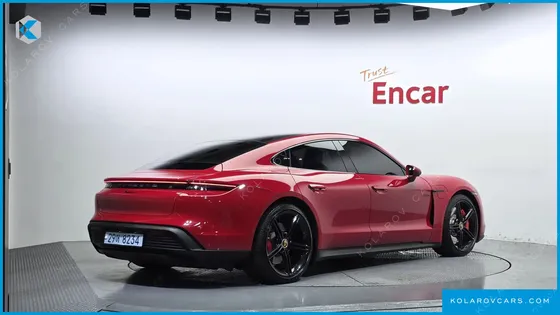 PORSCHE TAYCAN BASE