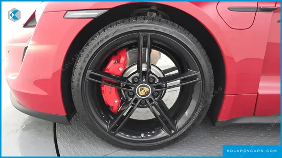 PORSCHE TAYCAN BASE