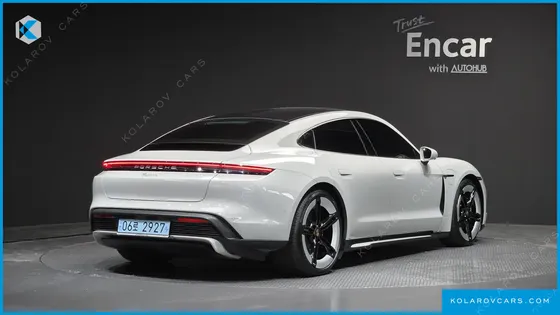 PORSCHE TAYCAN BASE