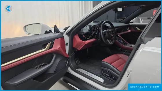 PORSCHE TAYCAN BASE