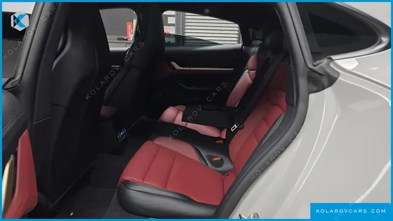 PORSCHE TAYCAN BASE
