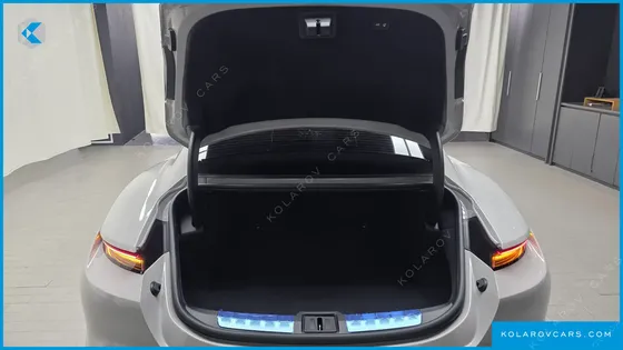 PORSCHE TAYCAN BASE