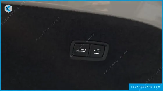 PORSCHE TAYCAN BASE