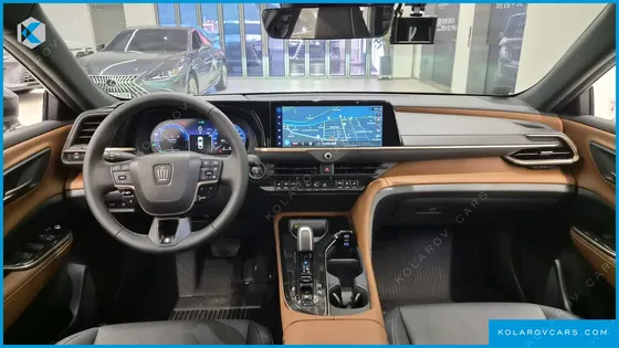 TOYOTA CROWN 2.5 4WD HYBRID