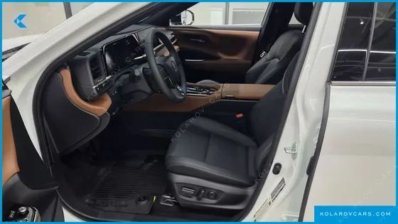 TOYOTA CROWN 2.5 4WD HYBRID
