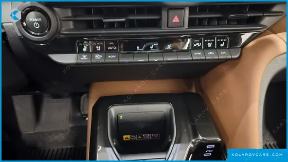 TOYOTA CROWN 2.5 4WD HYBRID