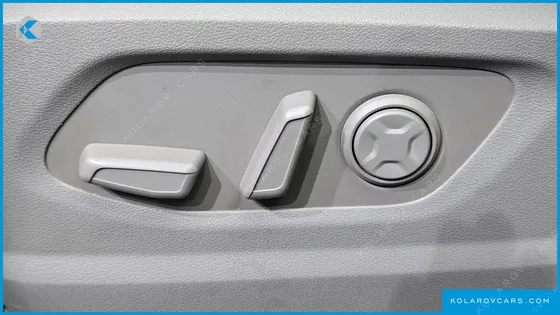 HYUNDAI STARIA LOUNGE 7-SEATER