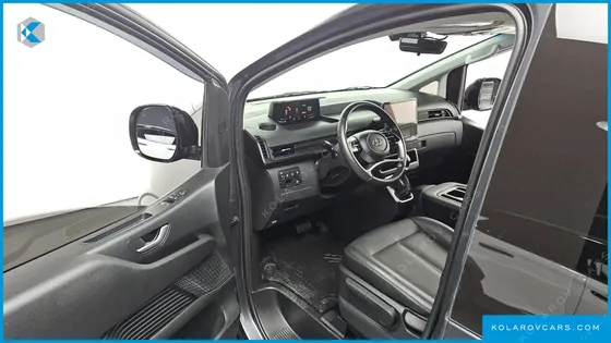 HYUNDAI STARIA CARGO 3-SEATER