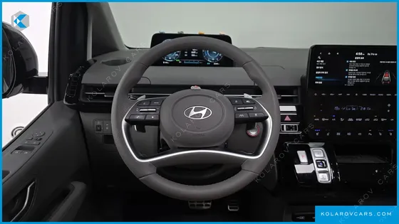 HYUNDAI STARIA HEV 1.6 LOUNGE 7-SEATER