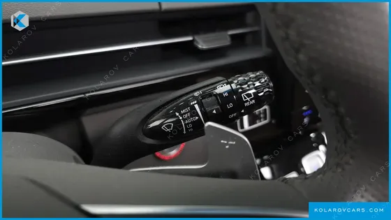 HYUNDAI STARIA HEV 1.6 LOUNGE 7-SEATER