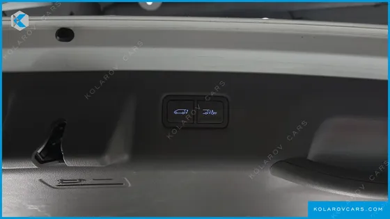 HYUNDAI STARIA HEV 1.6 LOUNGE 7-SEATER