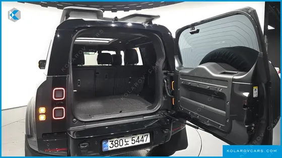 LAND ROVER DEFENDER 110 P300 X-DYNAMIC SE