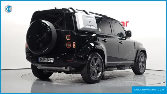 LAND ROVER DEFENDER 110 P300 X-DYNAMIC SE