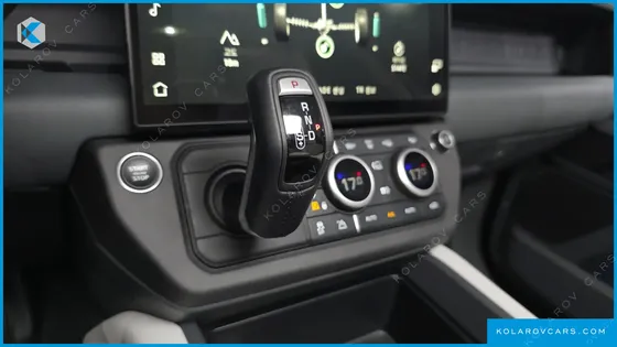LAND ROVER DEFENDER 110 P300 X-DYNAMIC SE