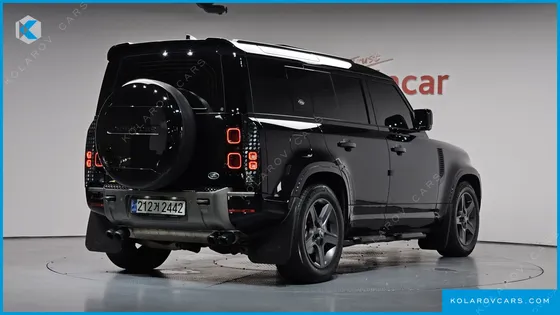 LAND ROVER DEFENDER 110 P300 X-DYNAMIC SE