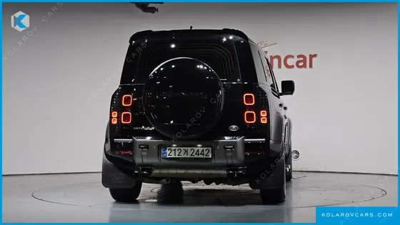 LAND ROVER DEFENDER 110 P300 X-DYNAMIC SE
