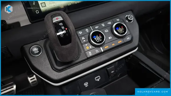 LAND ROVER DEFENDER 110 P300 X-DYNAMIC SE