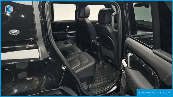 LAND ROVER DEFENDER 110 P300 X-DYNAMIC SE
