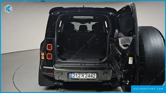 LAND ROVER DEFENDER 110 P300 X-DYNAMIC SE